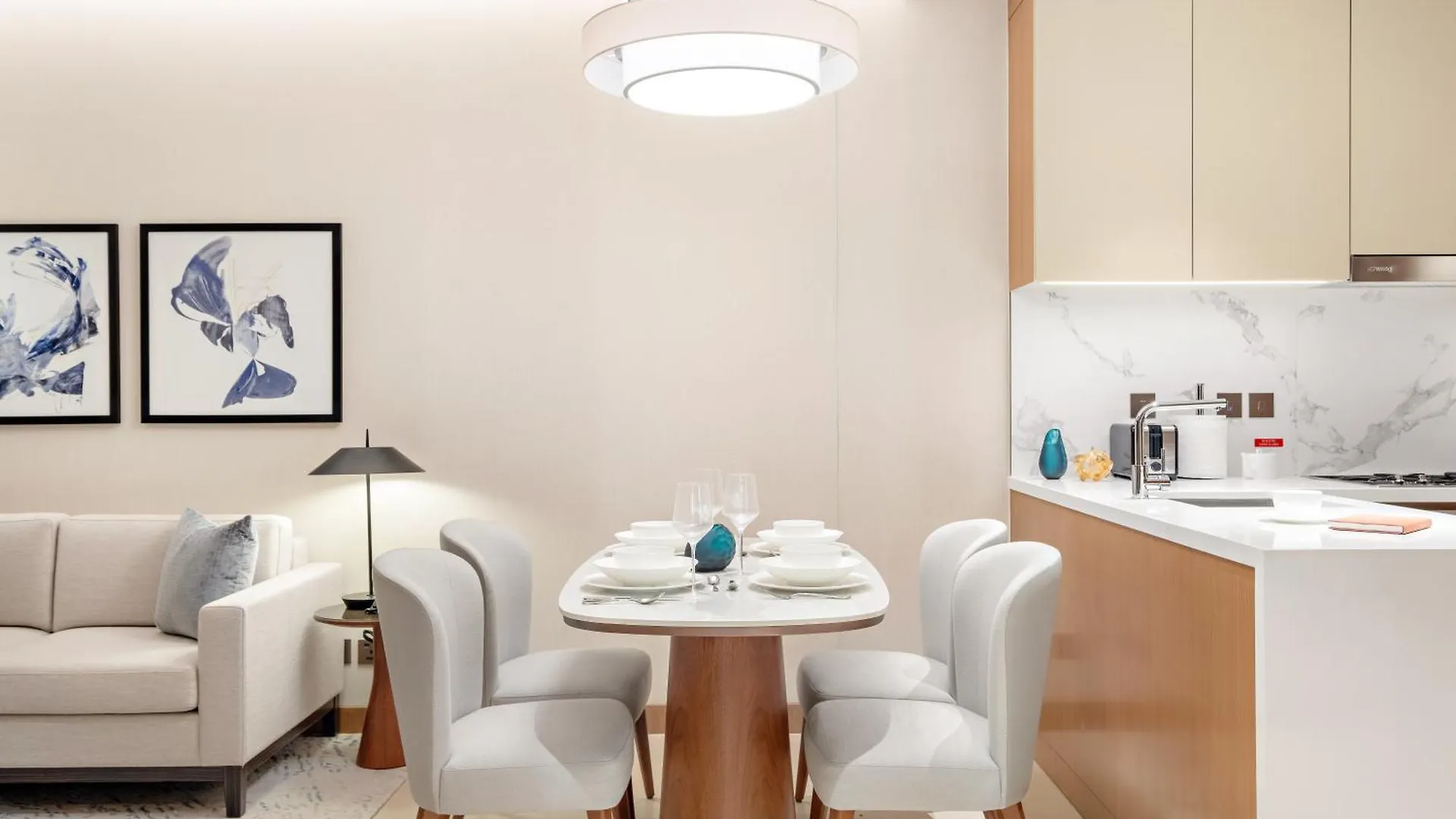 Apartment Lavish 1Br Address Opera And Walk To Dubai Mall & Burj